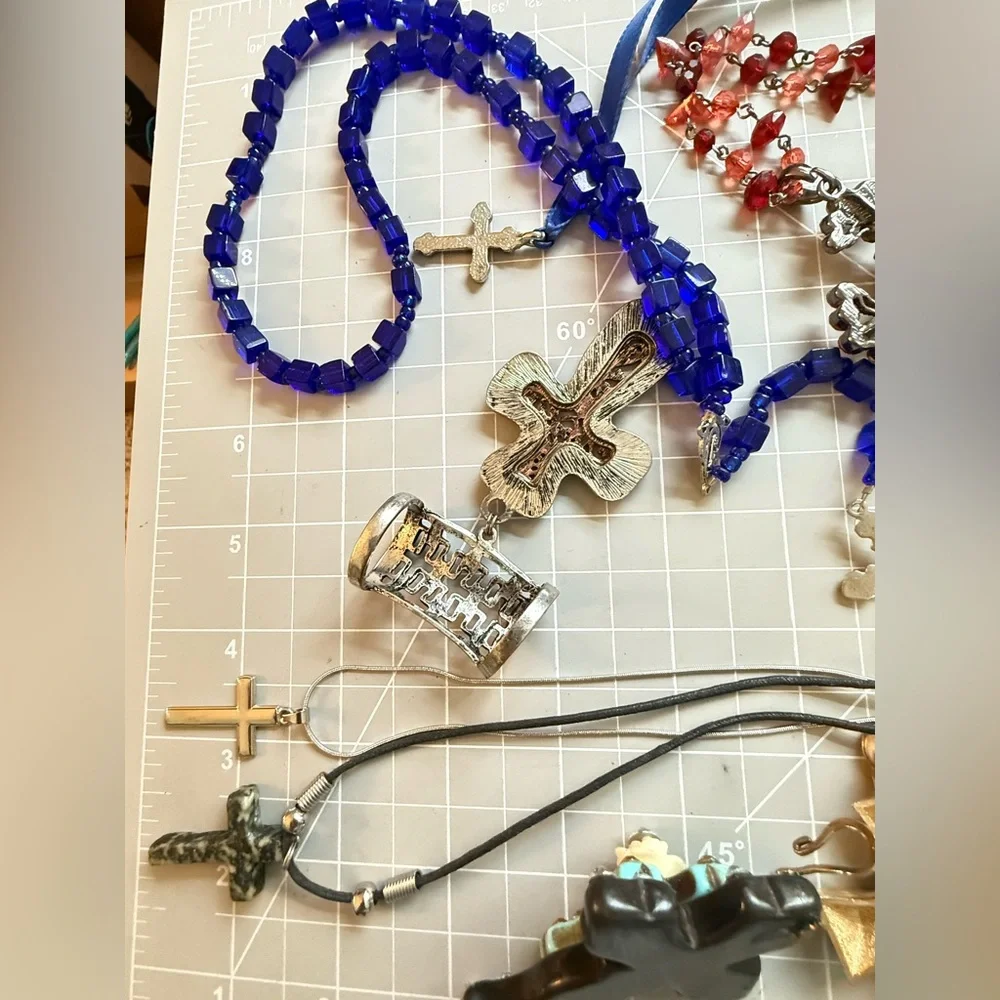 Vintage Christian Cross Jewelry Repurpose Lot - Picture 14 of 17